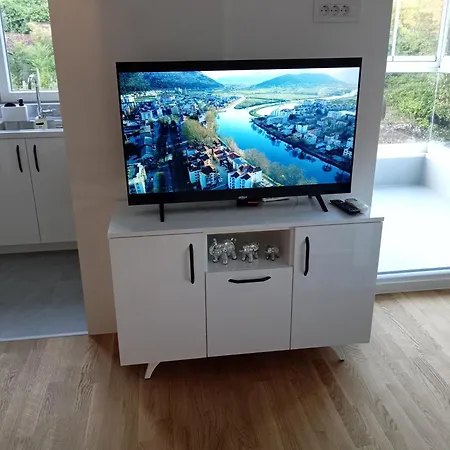 Teodora 2 דירה טרביניה